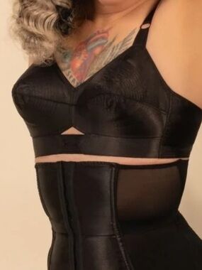 Bullet Bra 34DD, ‘Maitresse’, What Katie Did
